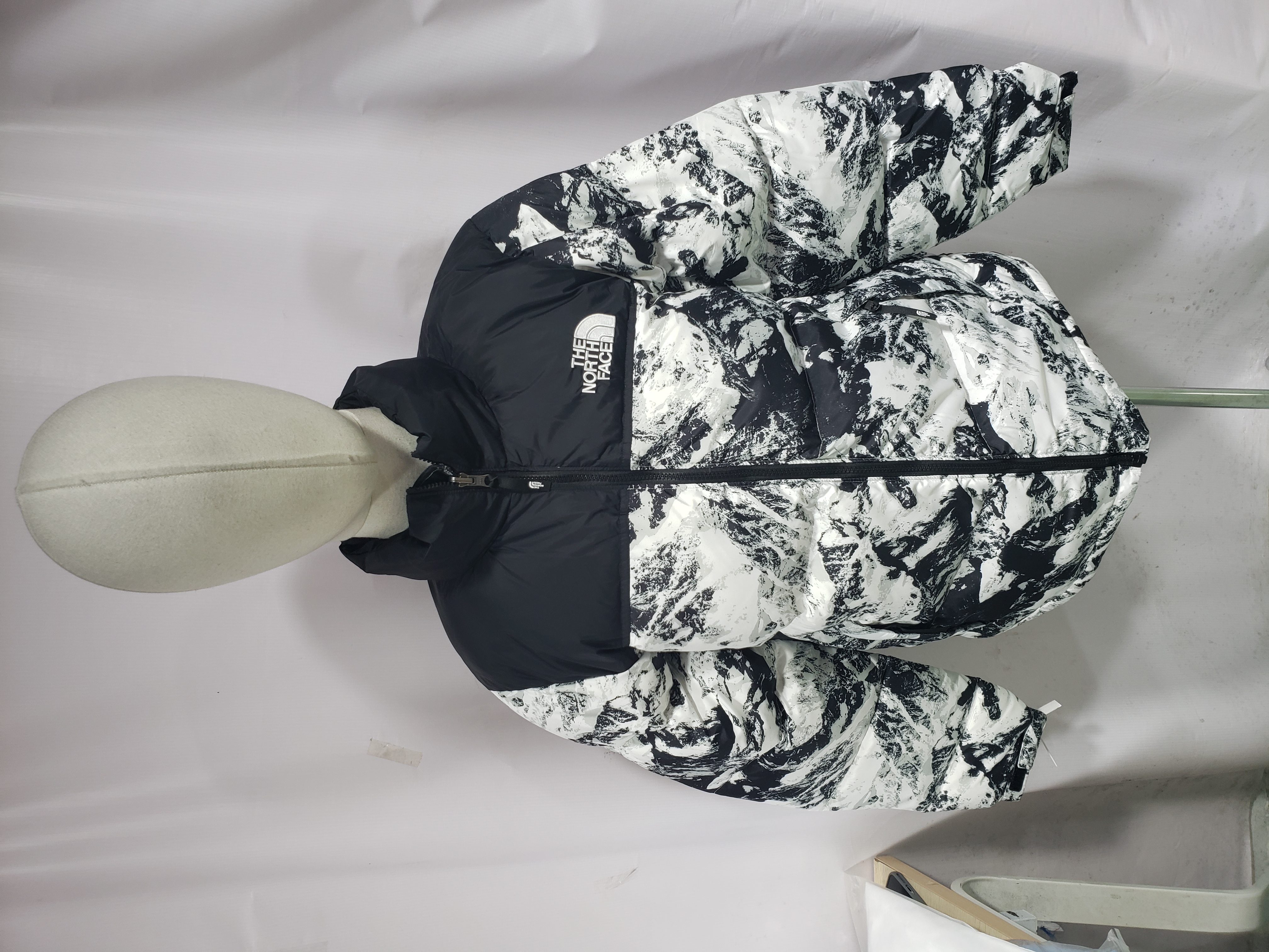 TheNorthFace Splicing White And Snow Mountain