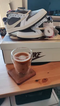 LJR Jordan 1 Low OG Reverse Mocha x Travis Scott, DM7866-162 review Daniela Hubrig 01