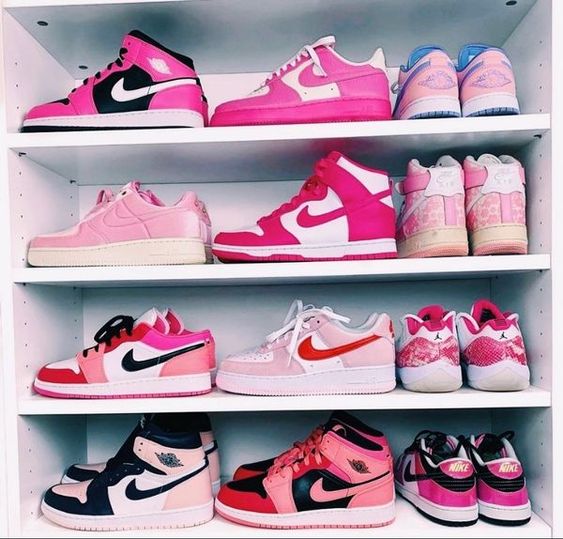 How to choose hot pink sneakers