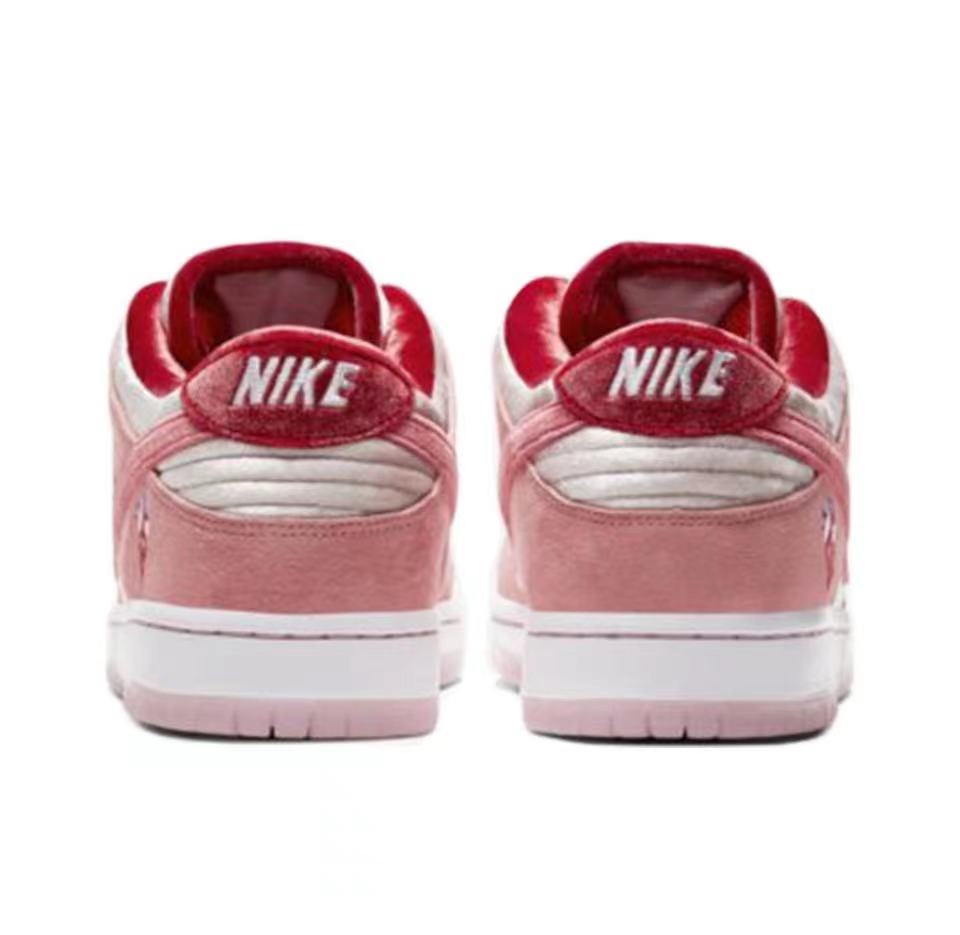 Nike SB Dunk Low Strange Love Skateboards (Regular Box) CT2552800