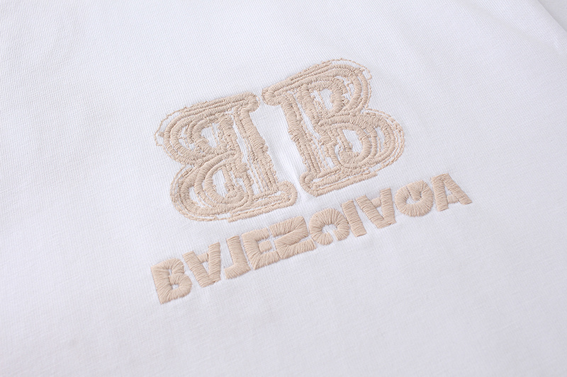   Balenciaga  T-shirt KT2360