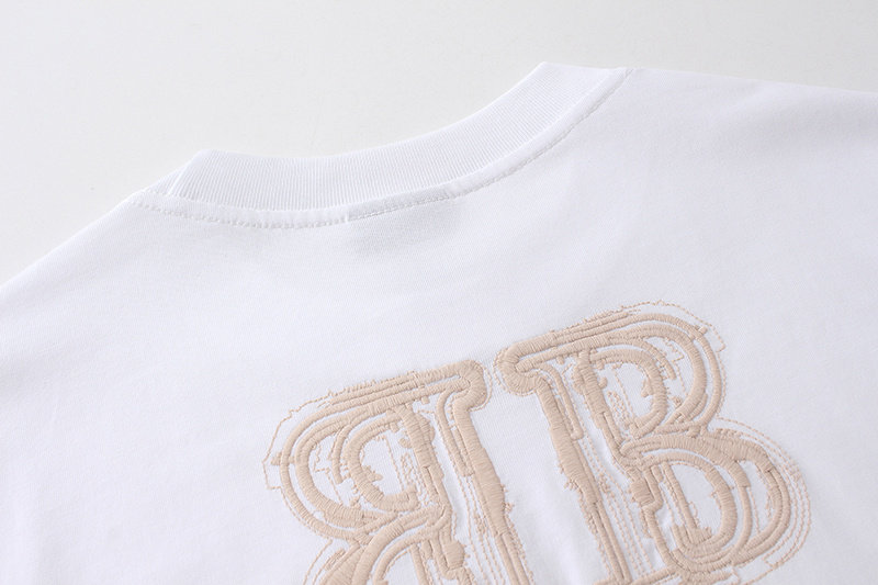   Balenciaga  T-shirt KT2360