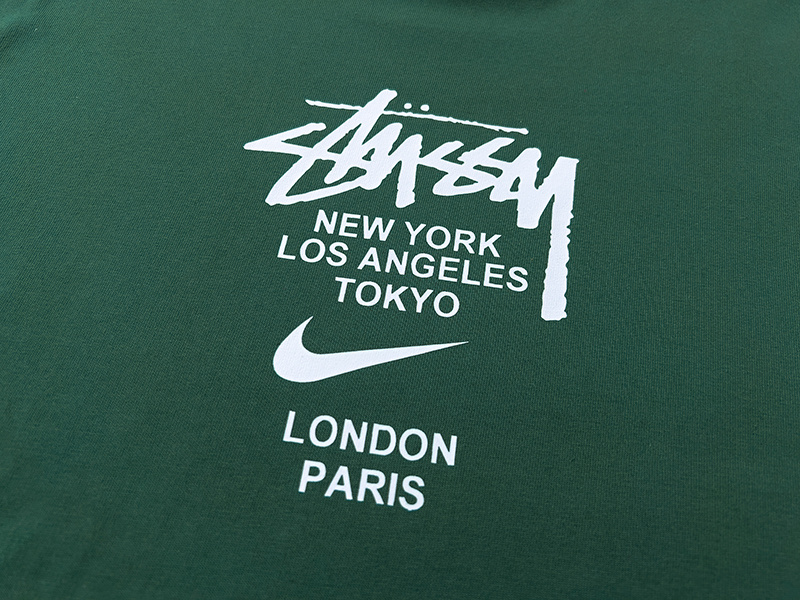 Stussy  T-shirt XB912