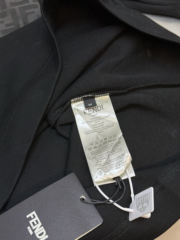FENDI T-shirt 138