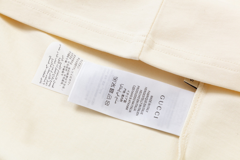 GUCCI T-shirt 132