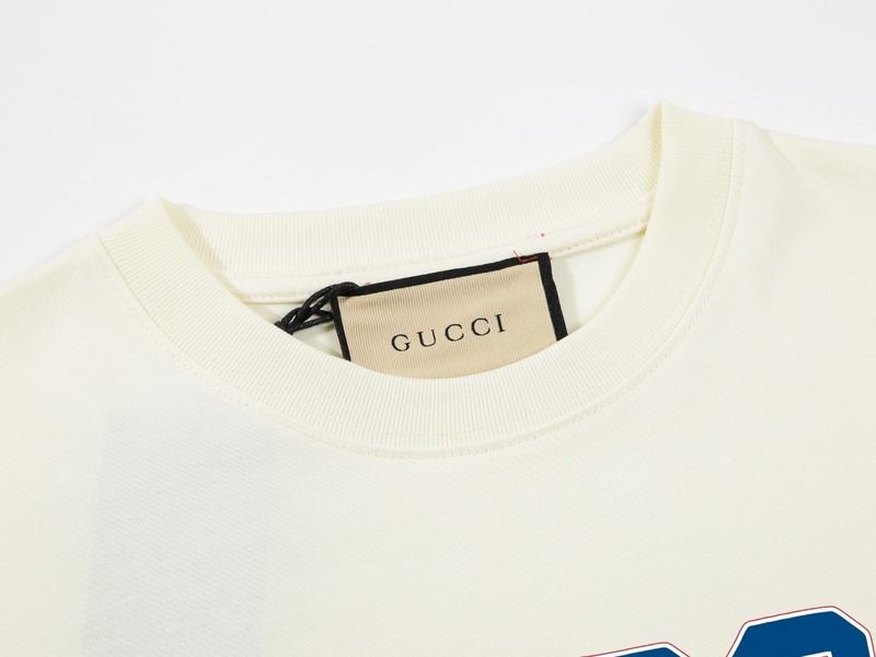 GUCCI T-shirt 126