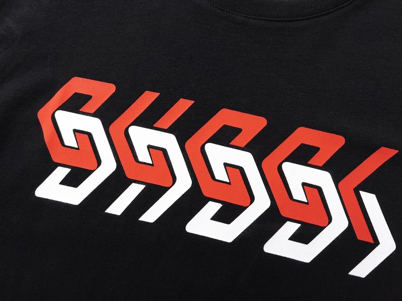 GUCCI T-shirt 133