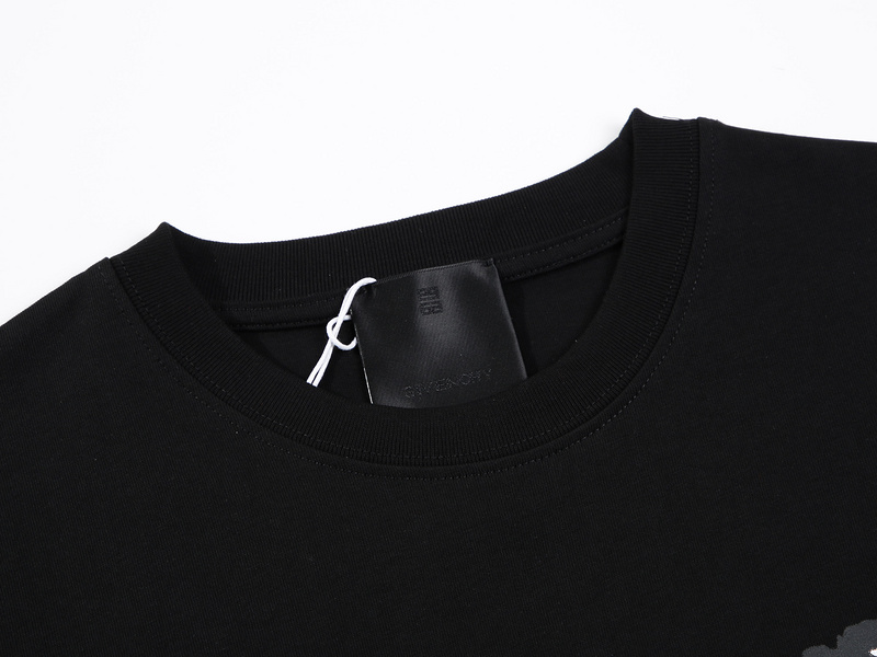    GIVENCHY T-shirt 19