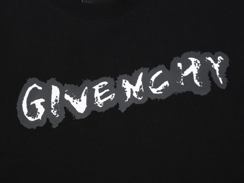    GIVENCHY T-shirt 19