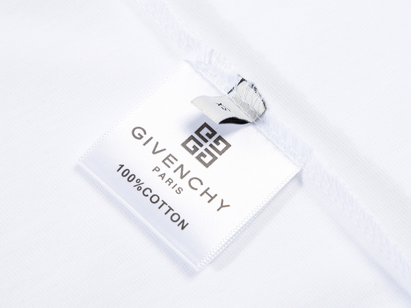   GIVENCHY T-shirt 18