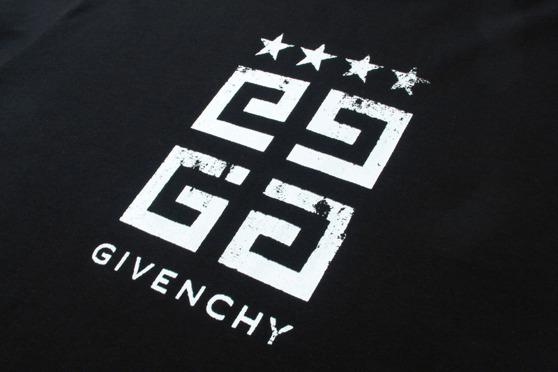  GIVENCHY T-shirt 12