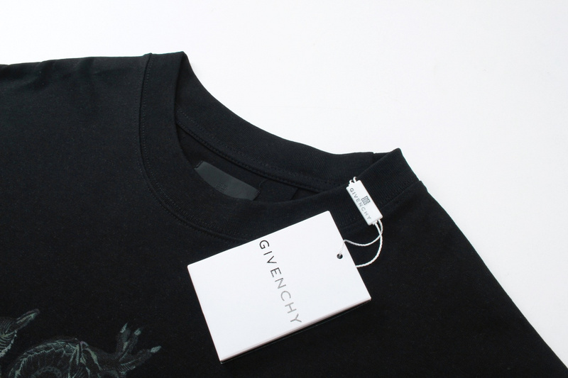  GIVENCHY T-shirt 15