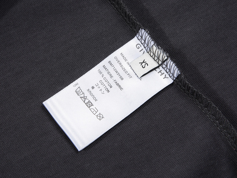  GIVENCHY T-shirt 17