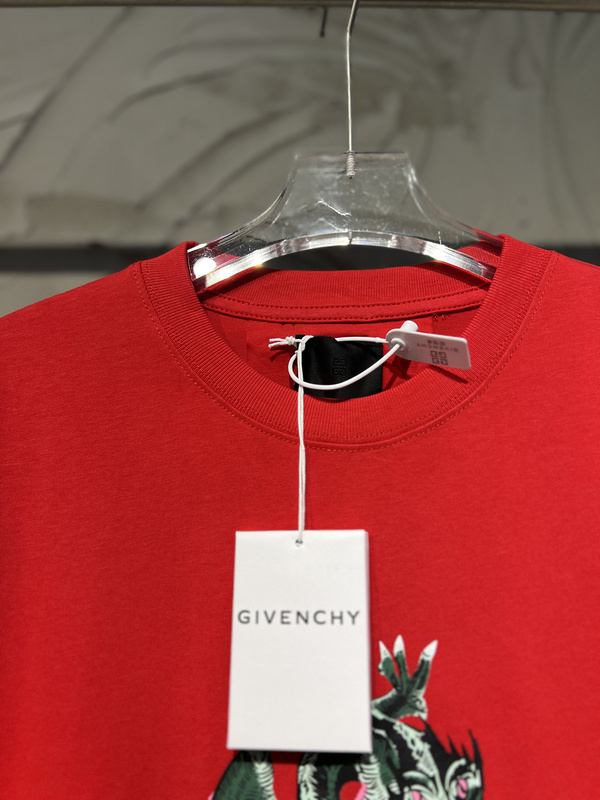  GIVENCHY T-shirt 24