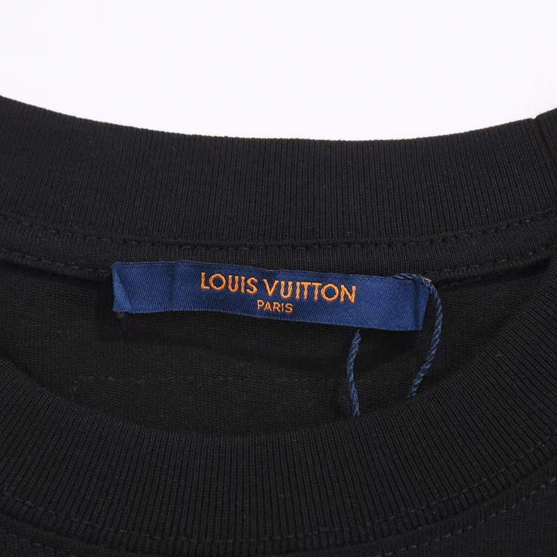  Louis Vuitton T-shirt 202285