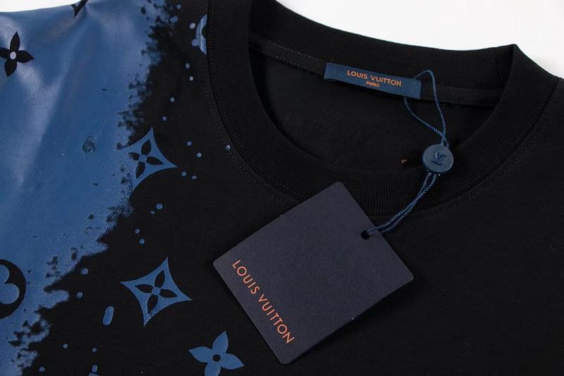  Louis Vuitton T-shirt 204757