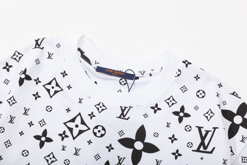  Louis Vuitton T-shirt 204858