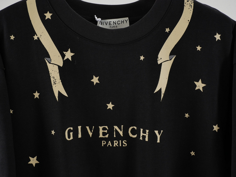 GIVENCHY T-shirt 10