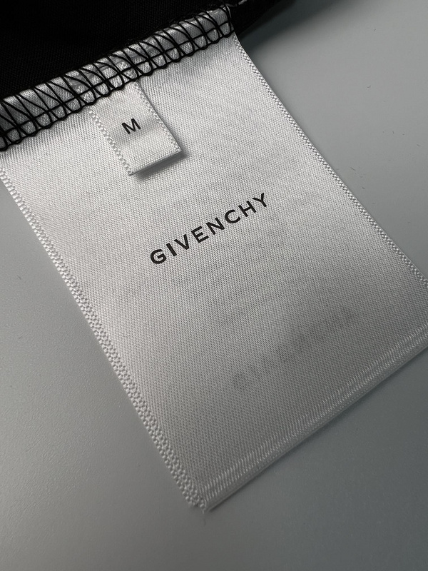 GIVENCHY T-shirt 20