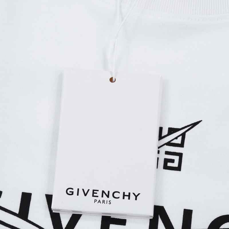 GIVENCHY T-shirt 22