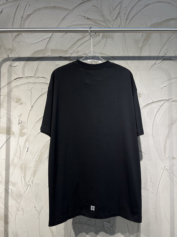 GIVENCHY T-shirt 25