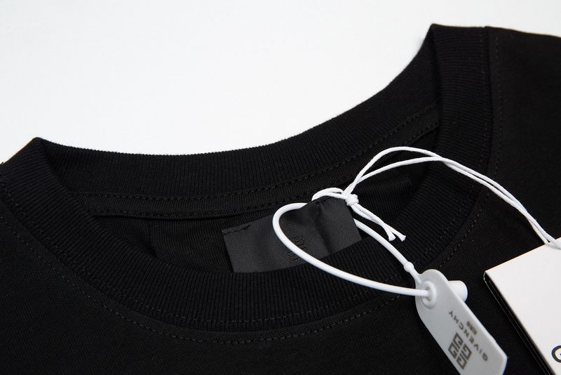 GIVENCHY T-shirt 27