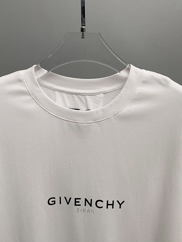 GIVENCHY T-shirt 9