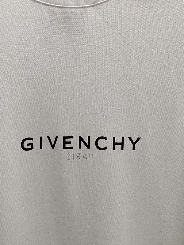 GIVENCHY T-shirt 9