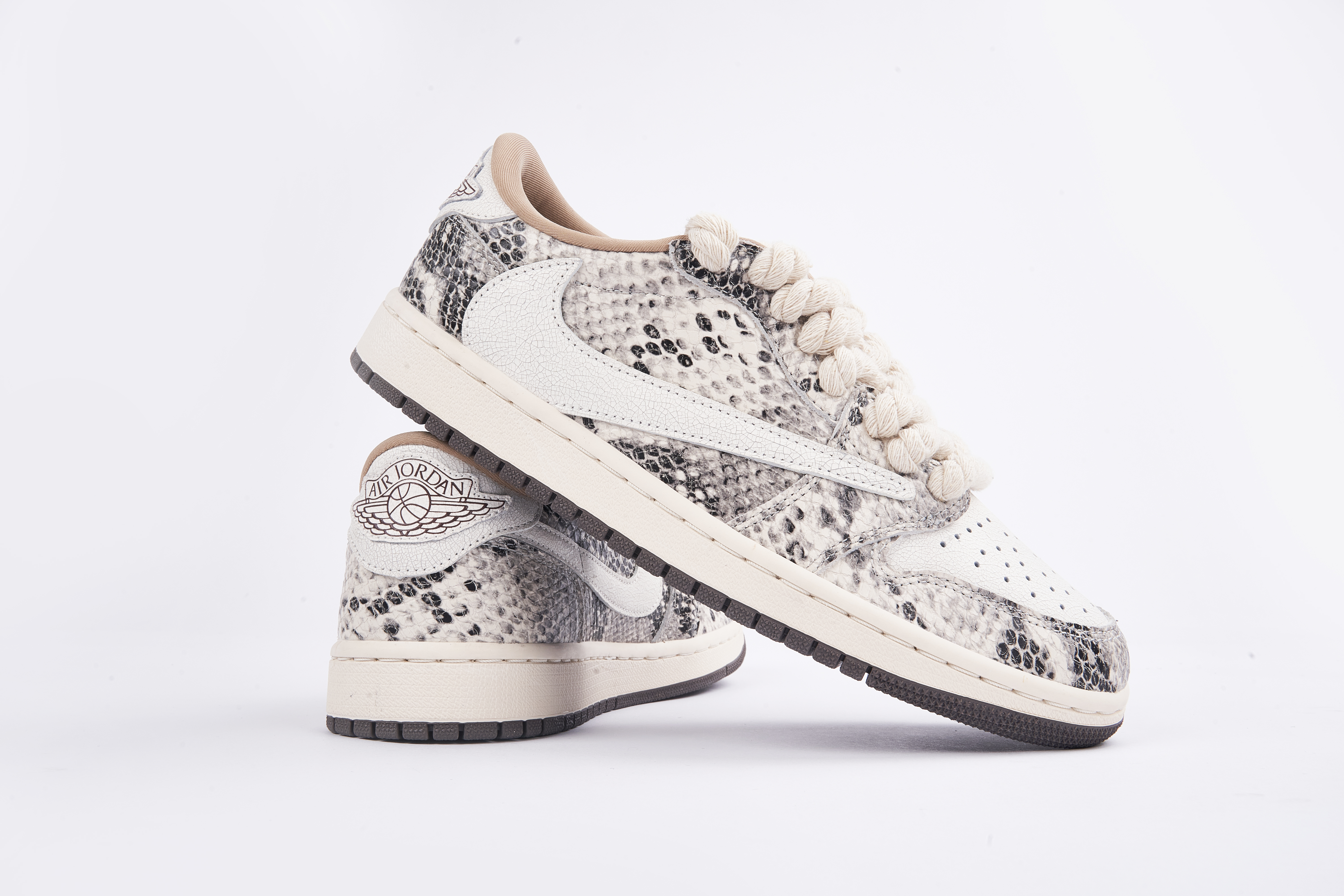 Air Jordan 1 Low Travis Scott Crackle Snake Skin