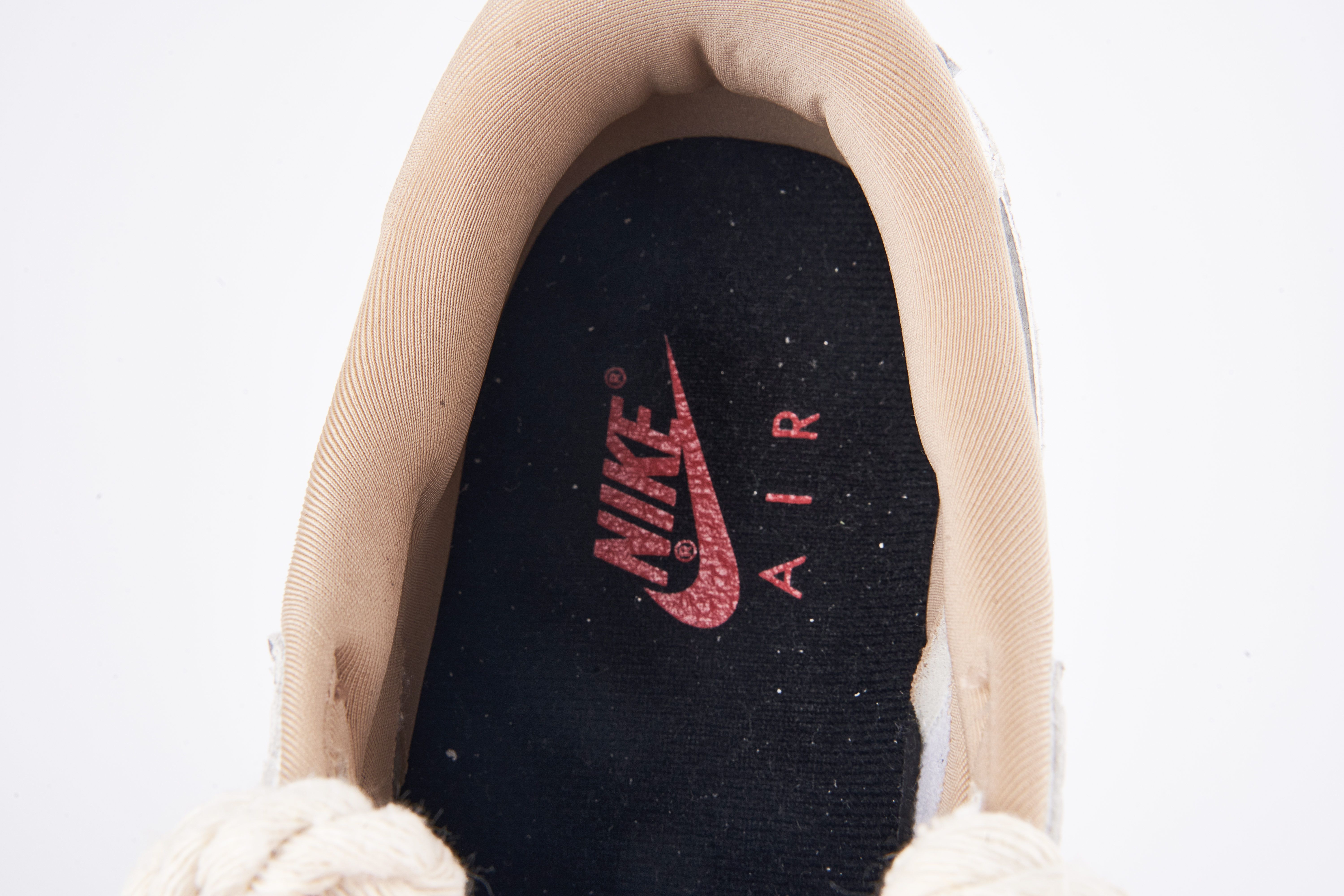 Air Jordan 1 Low Travis Scott Crackle Snake Skin