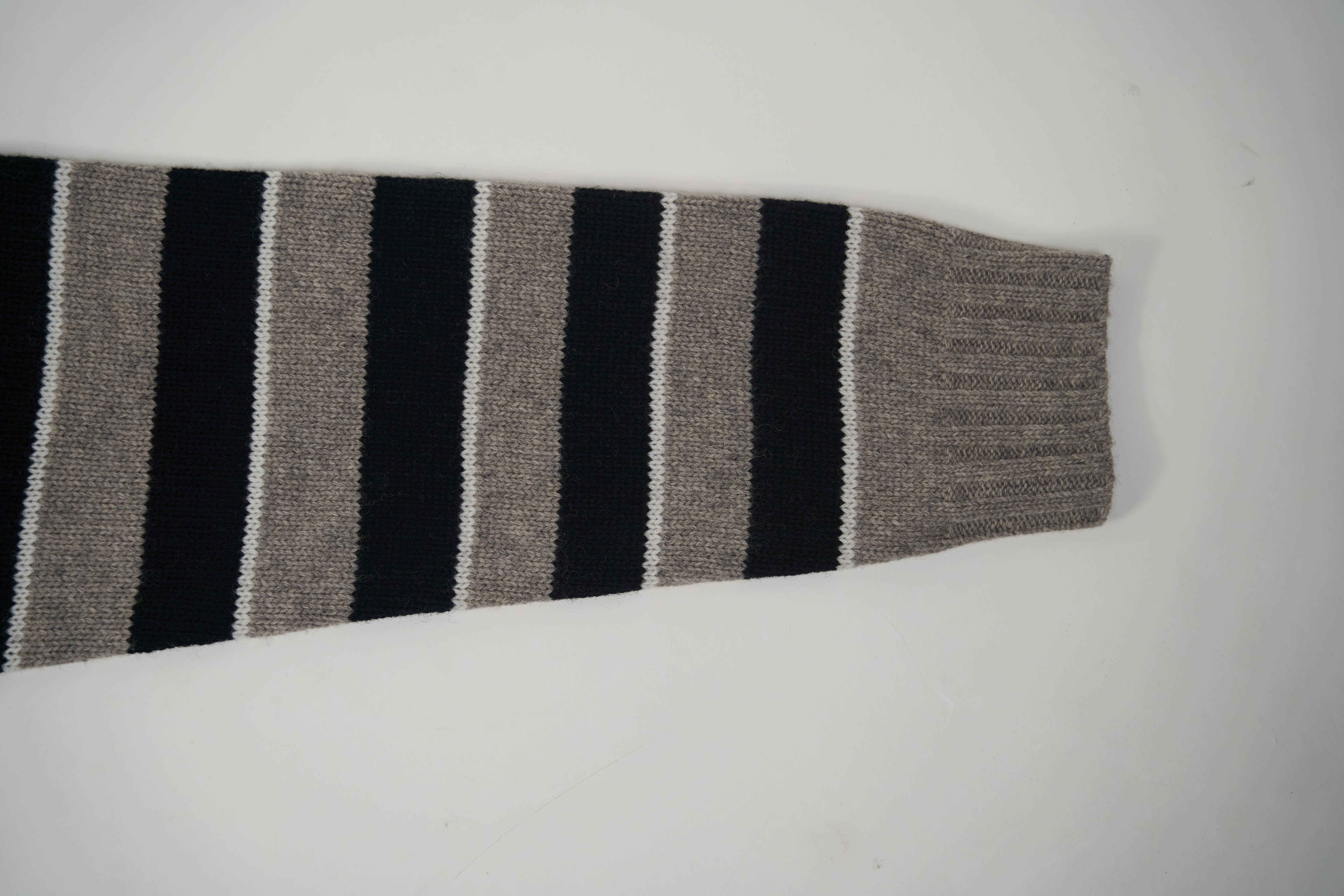 OBO CREW NECK SWEATER IN STRIPED WOOL LIGHT REY/BLACK