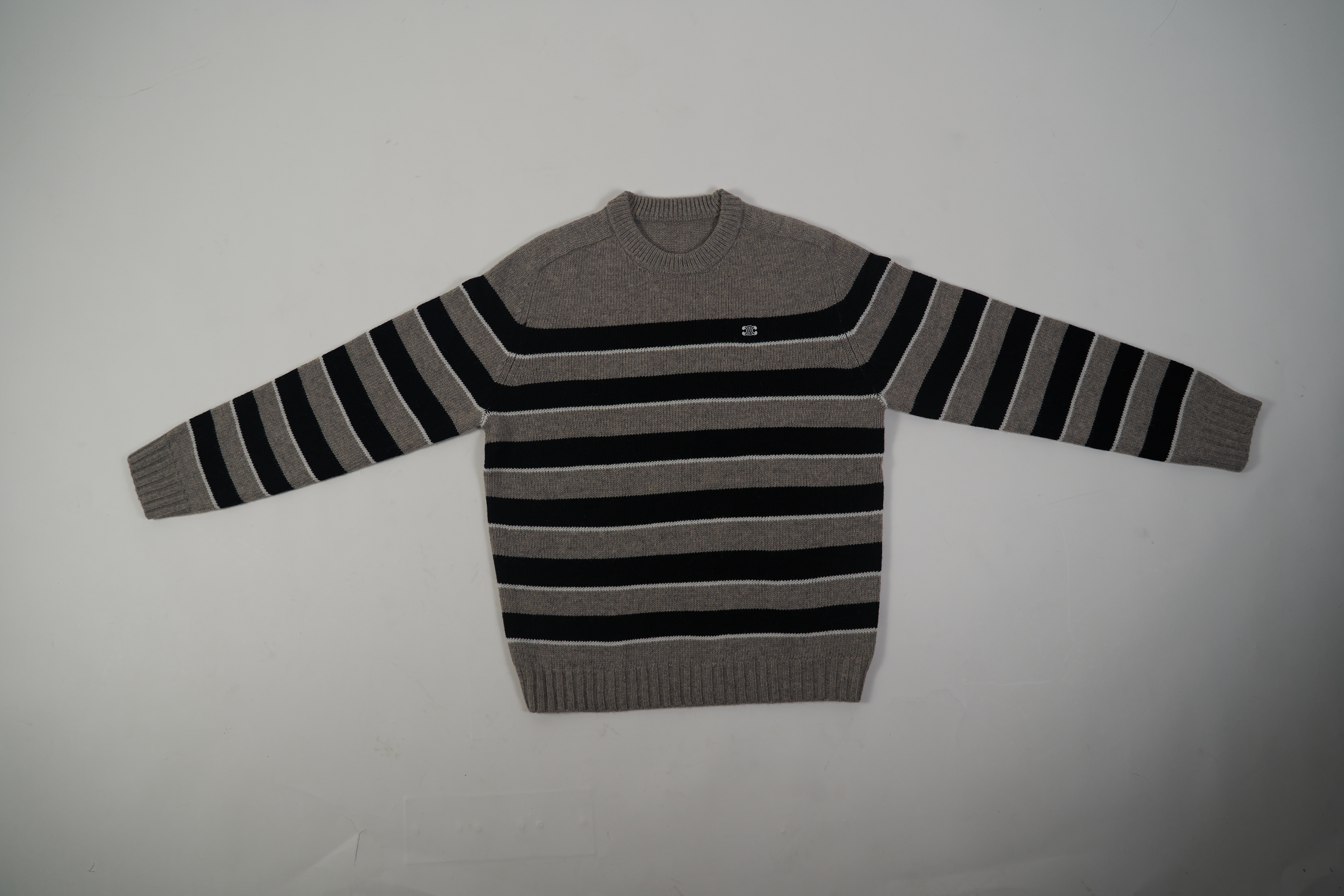 OBO CREW NECK SWEATER IN STRIPED WOOL LIGHT REY/BLACK