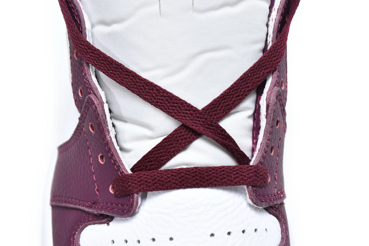 Air Jordan 1 High OG Bordeaux  555088-611