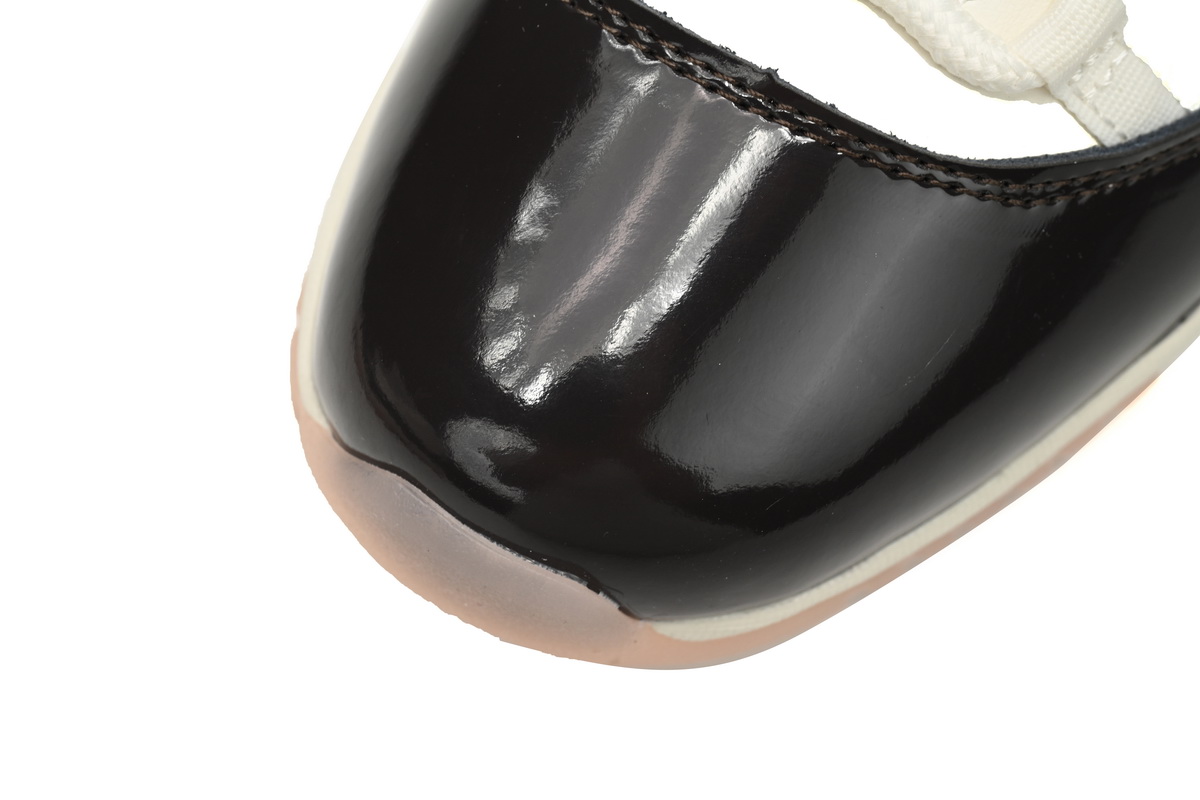 Air Jordan 11 Retro Neapolitan (Women's) AR0715-101