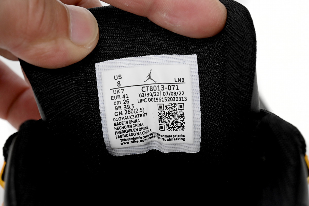 Air Jordan 12 Retro Black Taxi CT8013-071