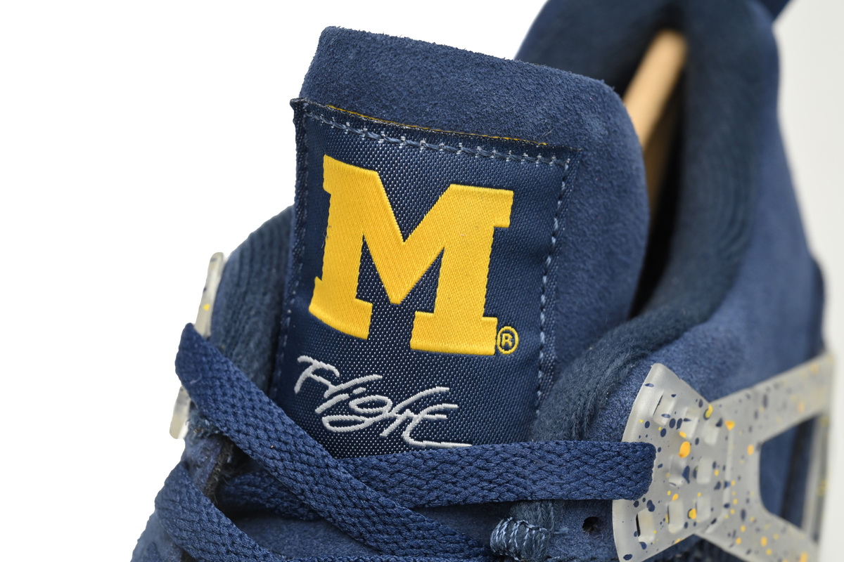 Jordan 4 Retro Michigan (PE) 1036660