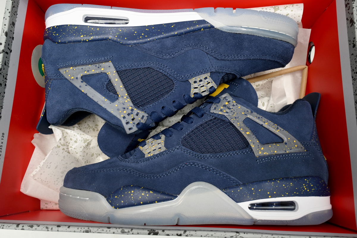 Jordan 4 Retro Michigan (PE) 1036660