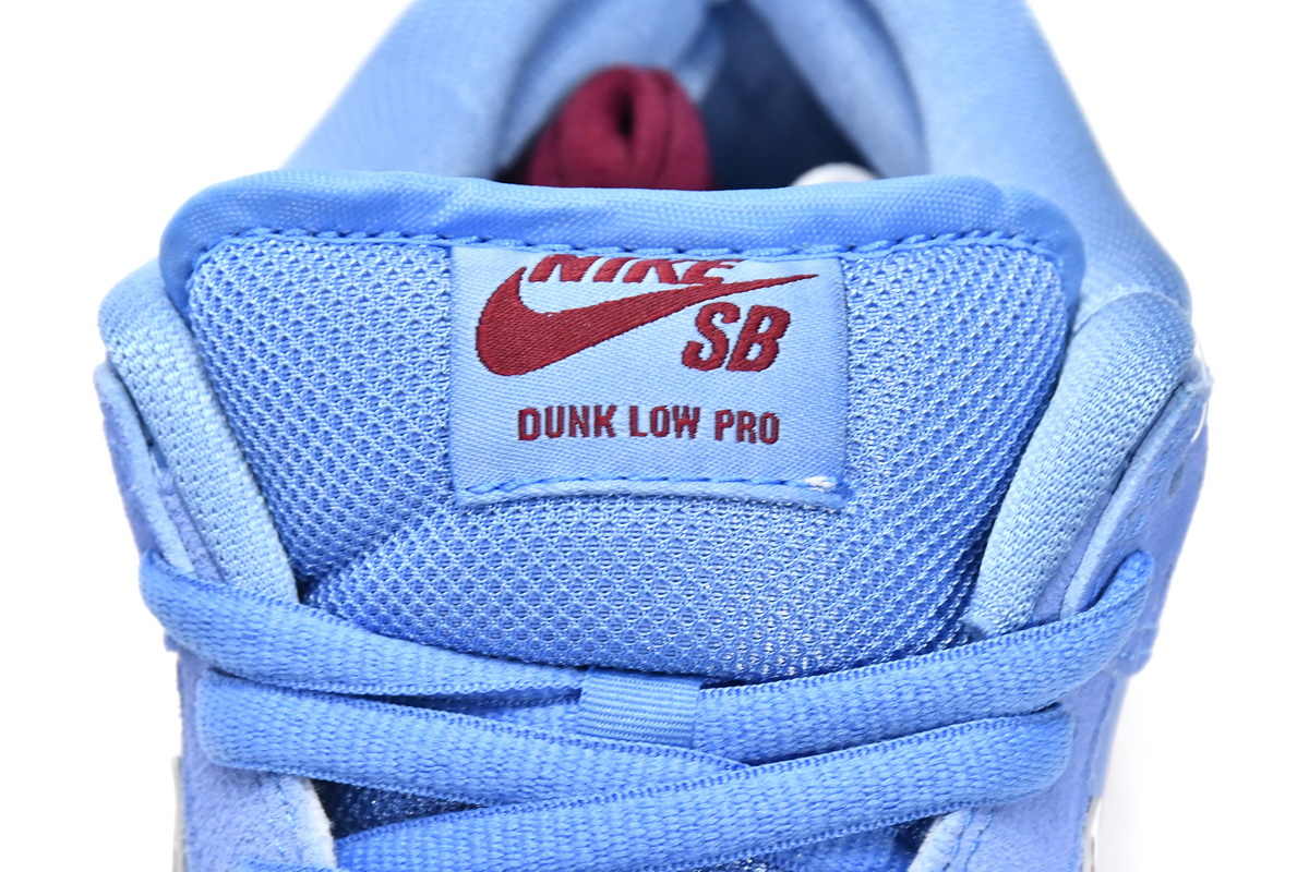 Nike SB Dunk Low Philadelphia Phillies DQ4040-400