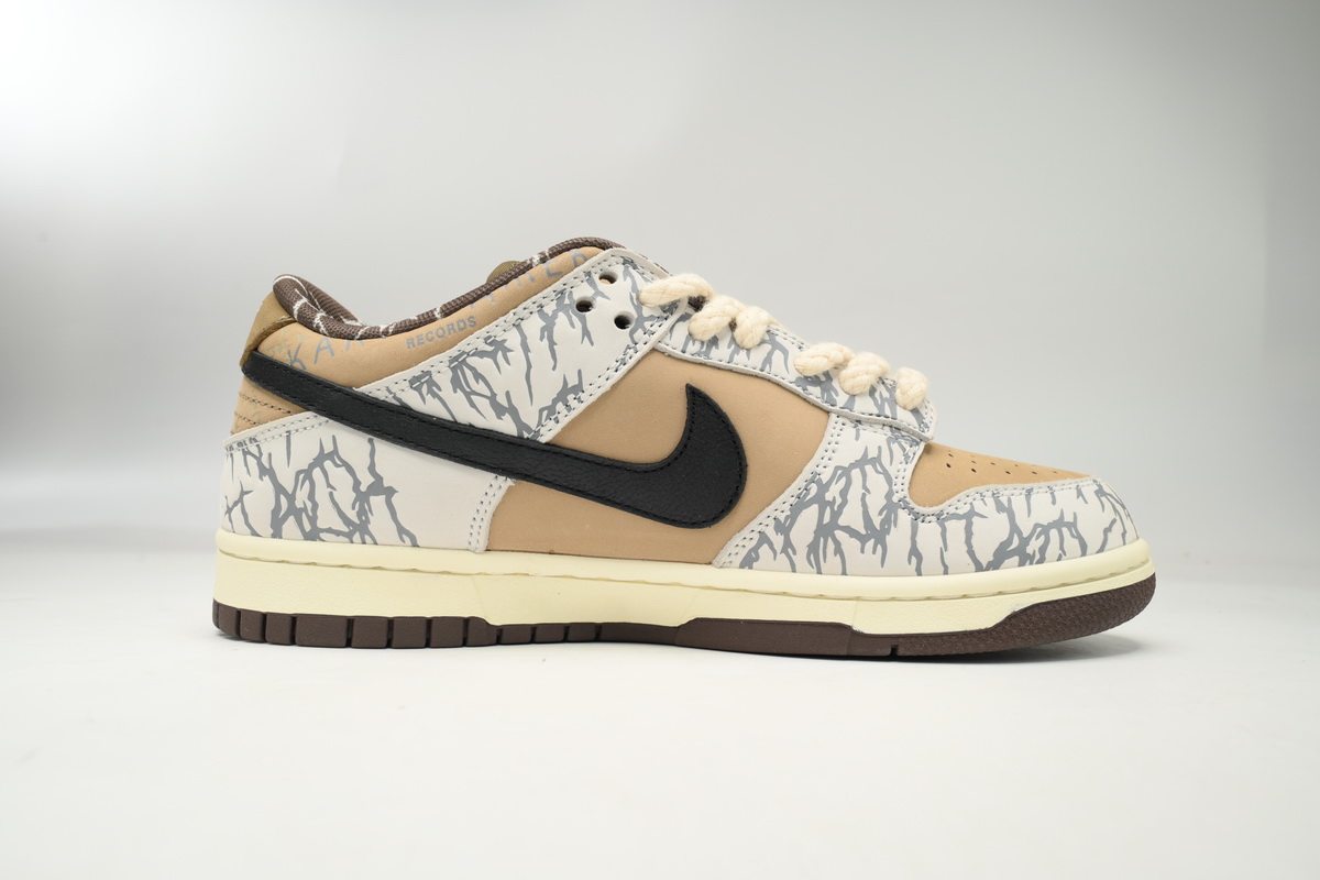 Nike Travis Scott X SB DunkGrey White Cashew Fruit  CT5053-010  