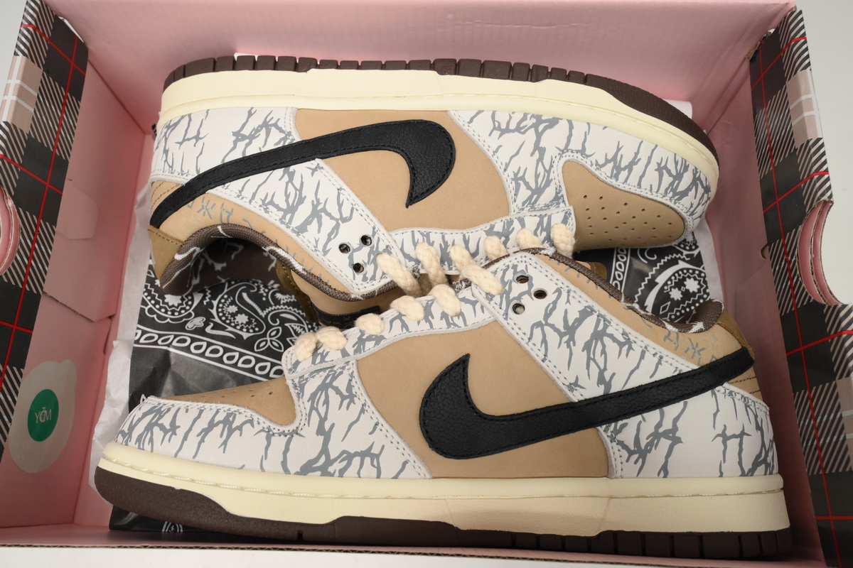Nike Travis Scott X SB DunkGrey White Cashew Fruit  CT5053-010  