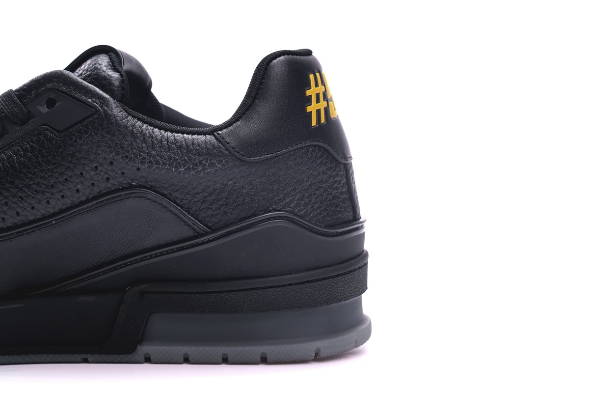 l**is V*t*n trainer black litchi pattern fd0226