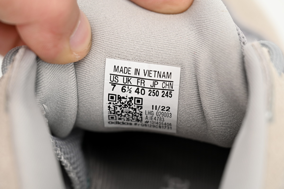 Ad*s yeezy 500 stone salt ie4783