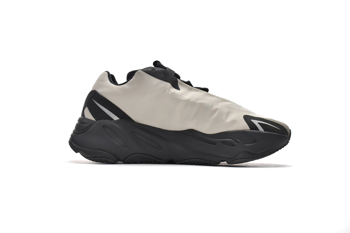 Ad*s yeezy boost 700 mnvn bone fv3729