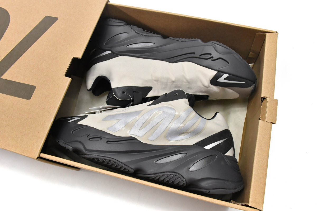 Ad*s yeezy boost 700 mnvn bone fv3729