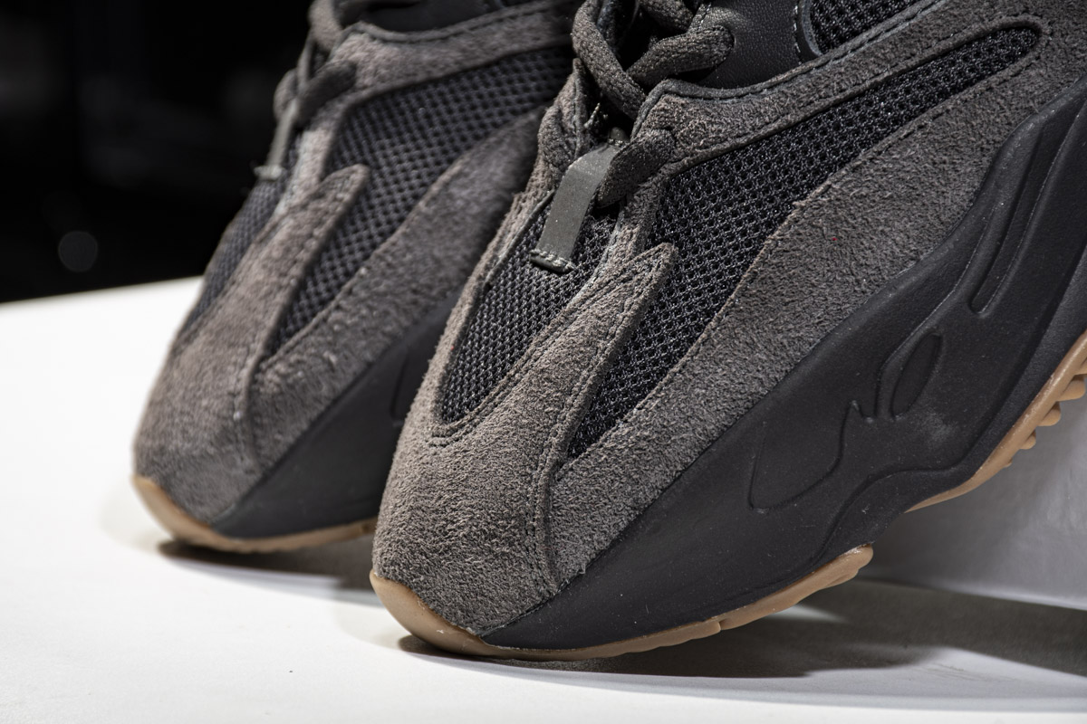Adidas Yeezy Boost 700 Utility Black (2019/2023)  FV5304