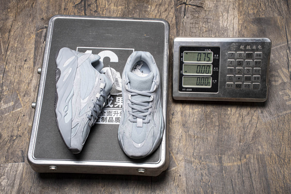 Adidas Yeezy Boost 700 V2 Hospital Blue FV8424