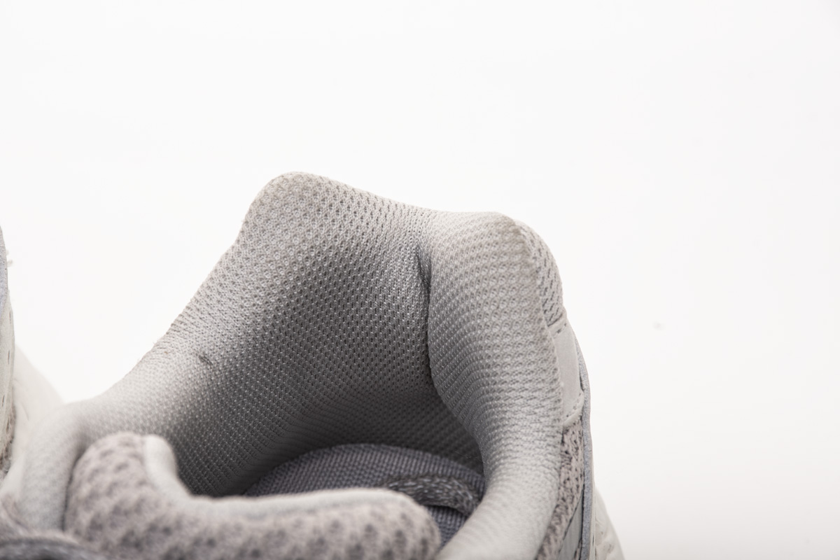 Adidas Yeezy Boost 700 V2 Static (2018/2022/2023)  EF2829