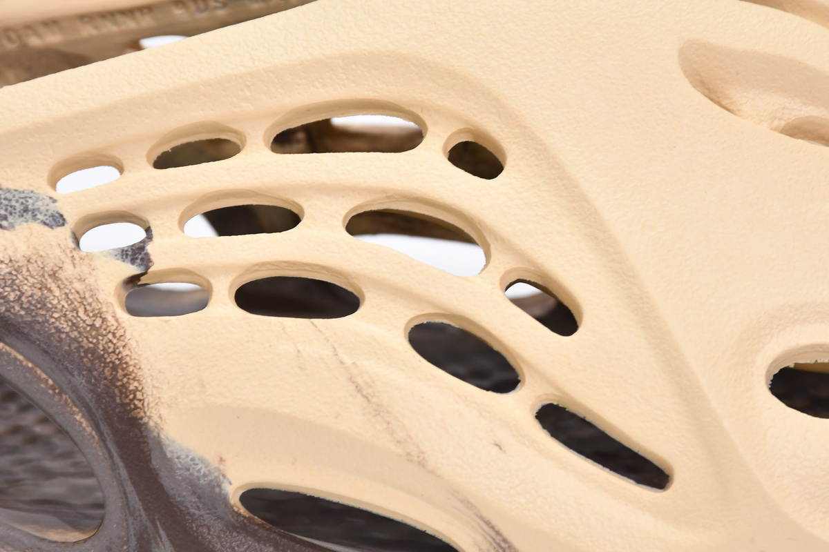 Adidas Yeezy Foam RNNR MX Cream Clay GX8774