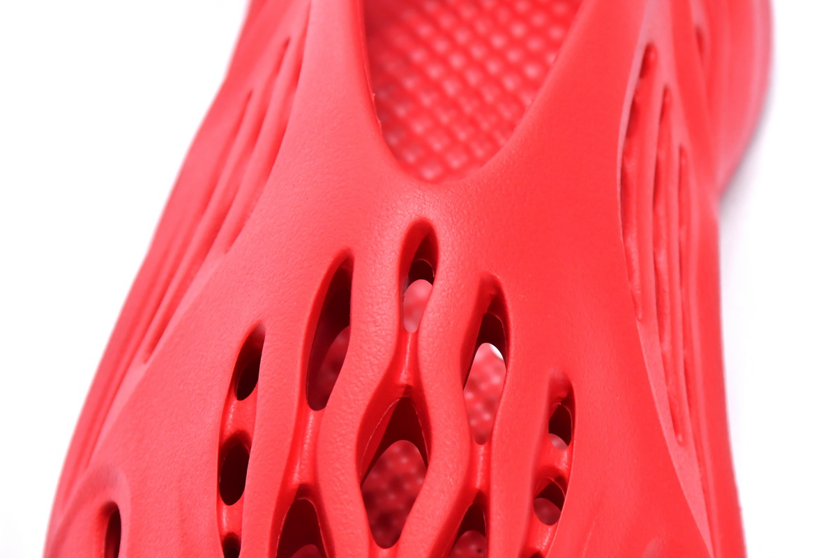 Ad*s yeezy foam rnnr vermillion gw3355