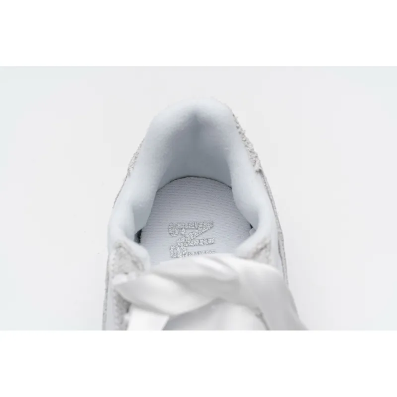 Nike LD Waffle sacai White Nylon BV0073-101